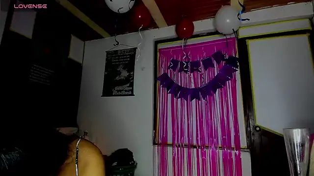 Snapshot of Nenita_Hot_ chatting on 09/25/25, 03:54 Nenita Hot  online show from 09/25/25, 03:54