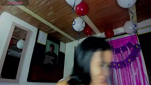 Snapshot of Nenita_Hot_ chatting on 09/25/25, 08:23 Nenita Hot  online show from 09/25/25, 08:23