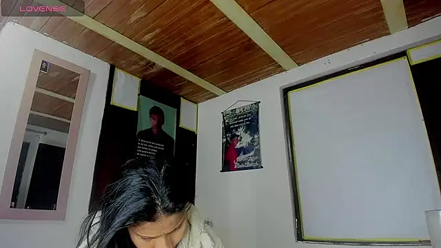 Snapshot of Nenita_Hot_ chatting on 09/27/25, 09:53 Nenita Hot  online show from 09/27/25, 09:53