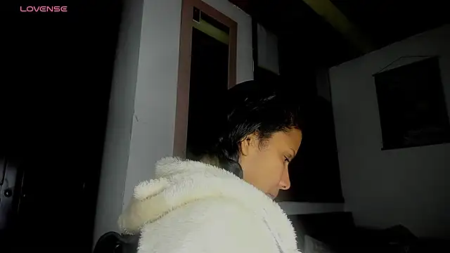 Snapshot of Nenita_Hot_ chatting on 10/01/25, 04:07 Nenita Hot  online show from 10/01/25, 04:07