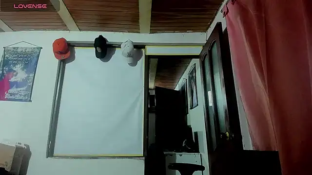 Snapshot of Nenita_Hot_ chatting on 10/09/25, 01:25 Nenita Hot  online show from 10/09/25, 01:25