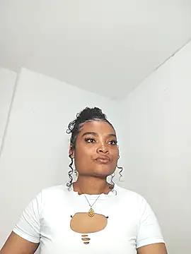 Snapshot of gianna_smith chatting on 02/22/26, 02:13 gianna smith online show from 02/22/26, 02:13