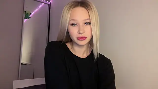 ur molly online show from 12/08/24, 02:49