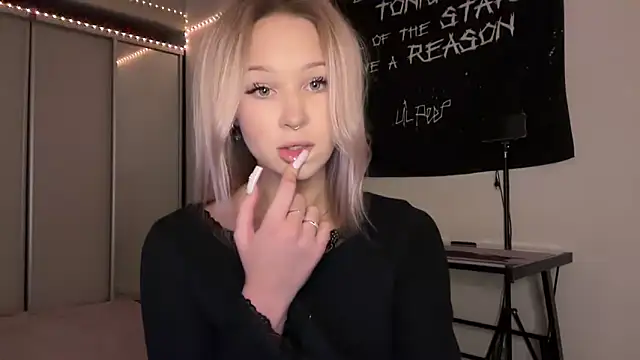 ur molly online show from 03/18/25, 05:10