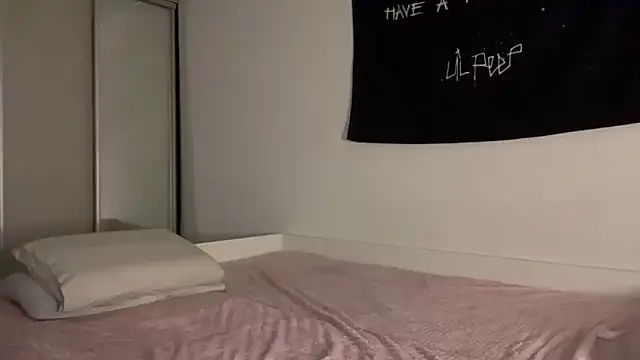 ur molly online show from 09/25/25, 10:46