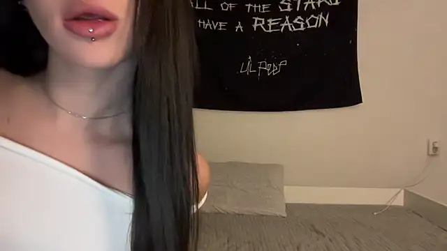 ur molly online show from 10/19/25, 03:34