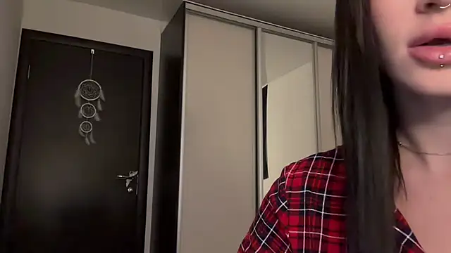 ur molly online show from 10/20/25, 01:33