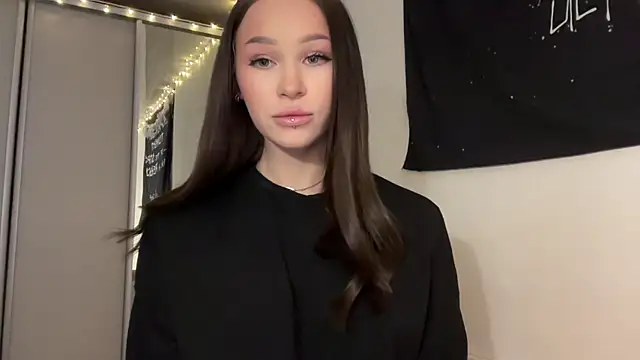 ur molly online show from 03/25/26, 06:19