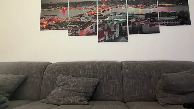 Snapshot of EmilyWi_ chatting on 02/18/25, 01:10 EmilyWi  online show from 02/18/25, 01:10