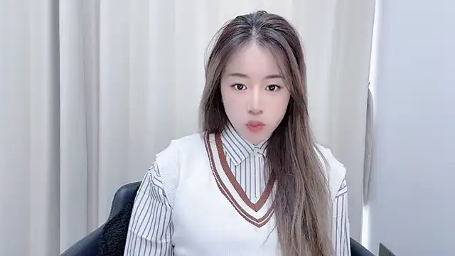 chloe-01 online show from 12/20/24, 04:31