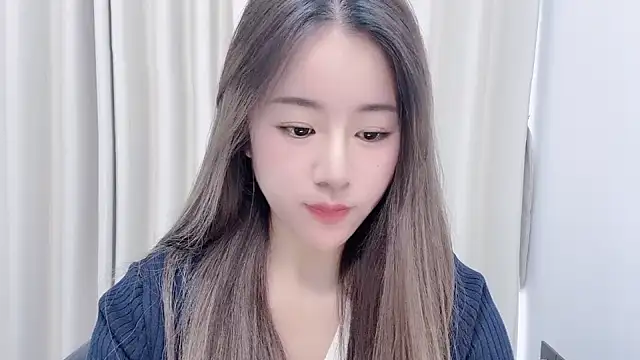 chloe-01 online show from 01/10/25, 04:12