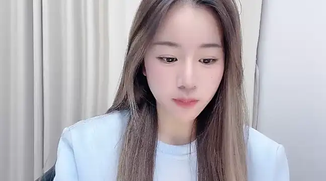 chloe-01 online show from 01/10/25, 01:09