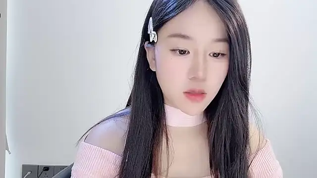 chloe-01 online show from 11/19/25, 03:17