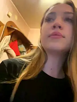 Snapshot of Emily_the_temptress_ chatting on 12/01/24, 08:31 Emily the temptress online show from 12/01/24, 08:31