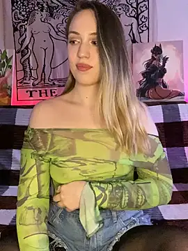 Snapshot of Emily_the_temptress_ chatting on 01/11/25, 07:39 Emily the temptress online show from 01/11/25, 07:39