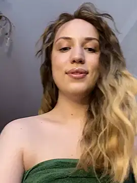 Snapshot of Emily_the_temptress_ chatting on 03/13/25, 06:37 Emily the temptress online show from 03/13/25, 06:37