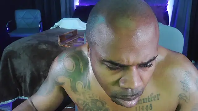 Snapshot of Dcrush17 chatting on 12/13/24, 03:05 Dcrush17 online show from 12/13/24, 03:05