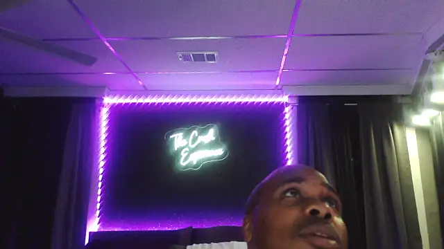 Snapshot of Dcrush17 chatting on 12/13/24, 07:58 Dcrush17 online show from 12/13/24, 07:58