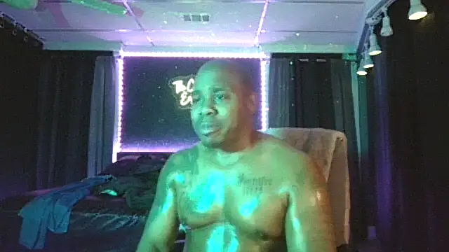 Snapshot of Dcrush17 chatting on 03/19/25, 07:18 Dcrush17 online show from 03/19/25, 07:18