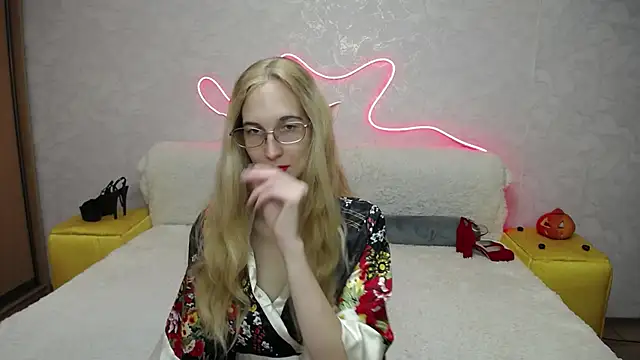 KlaryBrait online show from 10/30/25, 06:04