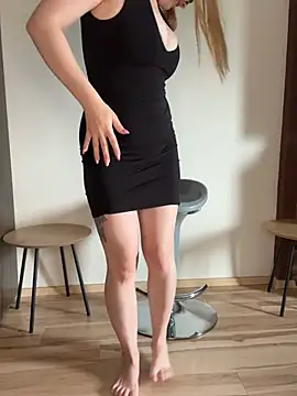 Mia harmati online show from 06/07/26, 12:53