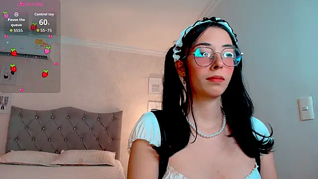 Snapshot of brooklove_doll chatting on 09/16/25, 04:24 brooklove doll online show from 09/16/25, 04:24