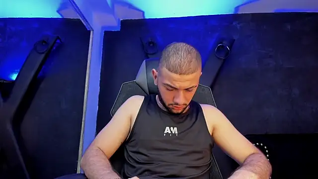 Snapshot of MaximusDick1_ chatting on 09/14/25, 03:05 MaximusDick1 online show from 09/14/25, 03:05