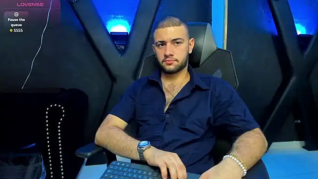 Snapshot of MaximusDick1_ chatting on 10/01/25, 03:12 MaximusDick1 online show from 10/01/25, 03:12