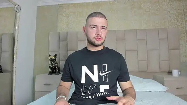 Snapshot of MaximusDick1_ chatting on 10/09/25, 03:15 MaximusDick1 online show from 10/09/25, 03:15