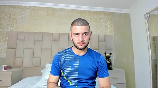 Snapshot of MaximusDick1_ chatting on 10/16/25, 03:40 MaximusDick1 online show from 10/16/25, 03:40