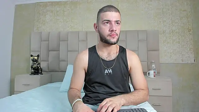 Snapshot of MaximusDick1_ chatting on 10/30/25, 04:25 MaximusDick1 online show from 10/30/25, 04:25