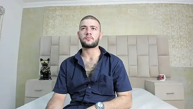 Snapshot of MaximusDick1_ chatting on 10/31/25, 03:40 MaximusDick1 online show from 10/31/25, 03:40