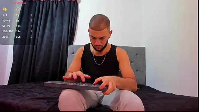 Snapshot of MaximusDick1_ chatting on 12/03/25, 04:09 MaximusDick1 online show from 12/03/25, 04:09