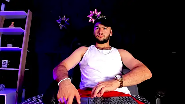 Snapshot of MaximusDick1_ chatting on 12/16/25, 04:28 MaximusDick1 online show from 12/16/25, 04:28