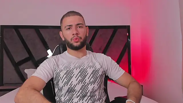 MaximusDick1  online show from 02/06/26, 12:30