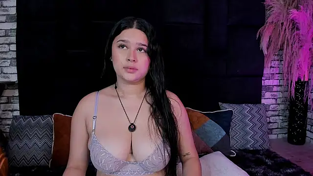 ariadna milano online show from 04/18/26, 12:53