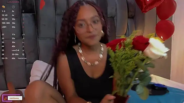 Lorena Vieira  online show from 02/15/25, 08:33