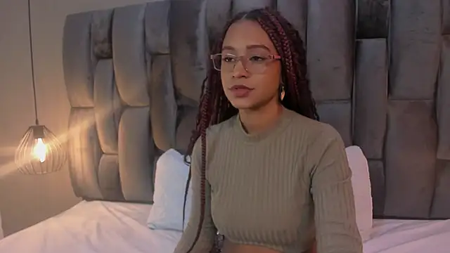 Lorena Vieira  online show from 03/07/25, 06:54