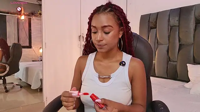 Lorena Vieira  online show from 09/23/25, 06:44