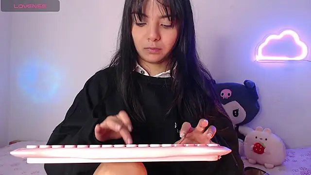 sofi soft  online show from 11/11/25, 06:08