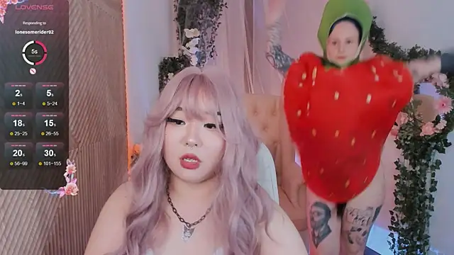 Snapshot of mei_honey_ chatting on 12/13/24, 01:55 mei honey  online show from 12/13/24, 01:55