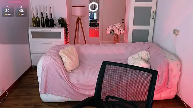 Snapshot of mei_honey_ chatting on 12/25/24, 05:37 mei honey  online show from 12/25/24, 05:37