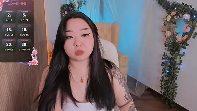 Snapshot of mei_honey_ chatting on 12/27/24, 05:42 mei honey  online show from 12/27/24, 05:42