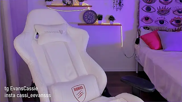 Cassie Ice online show from 02/25/25, 06:25