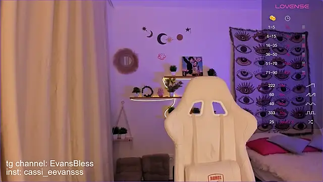 Cassie Ice online show from 09/17/25, 06:15