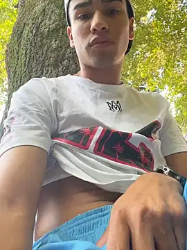 Snapshot of andy_0018 chatting on 01/21/25, 01:11 andy 0018 online show from 01/21/25, 01:11