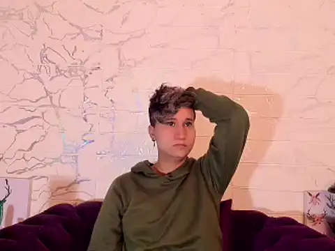 Im Milan Rs online show from 03/13/25, 07:20