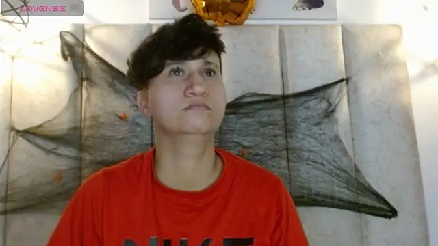 Im Milan Rs online show from 10/17/25, 04:15