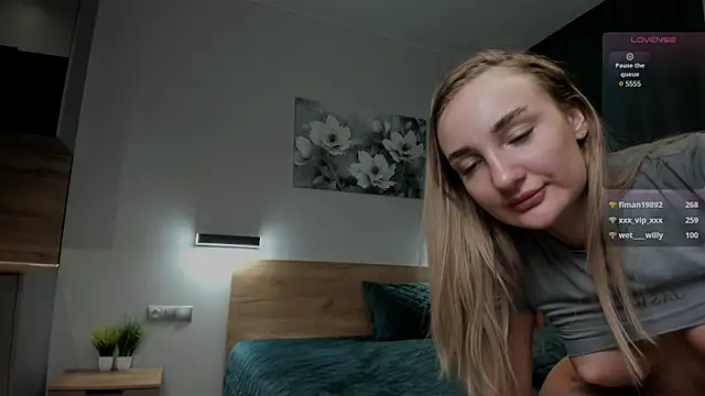 Snapshot of chloewallace chatting on 03/01/25, 07:15 chloewallace online show from 03/01/25, 07:15