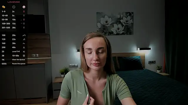 Snapshot of chloewallace chatting on 03/18/25, 08:26 chloewallace online show from 03/18/25, 08:26